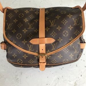 Auth Louis Vuitton Saumur 30 Messenger Crossbody bag